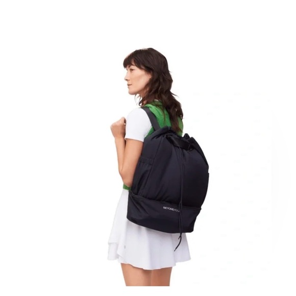 BEYOND YOGA ELEGANT BLACK TOTE - Picture 3 of 8